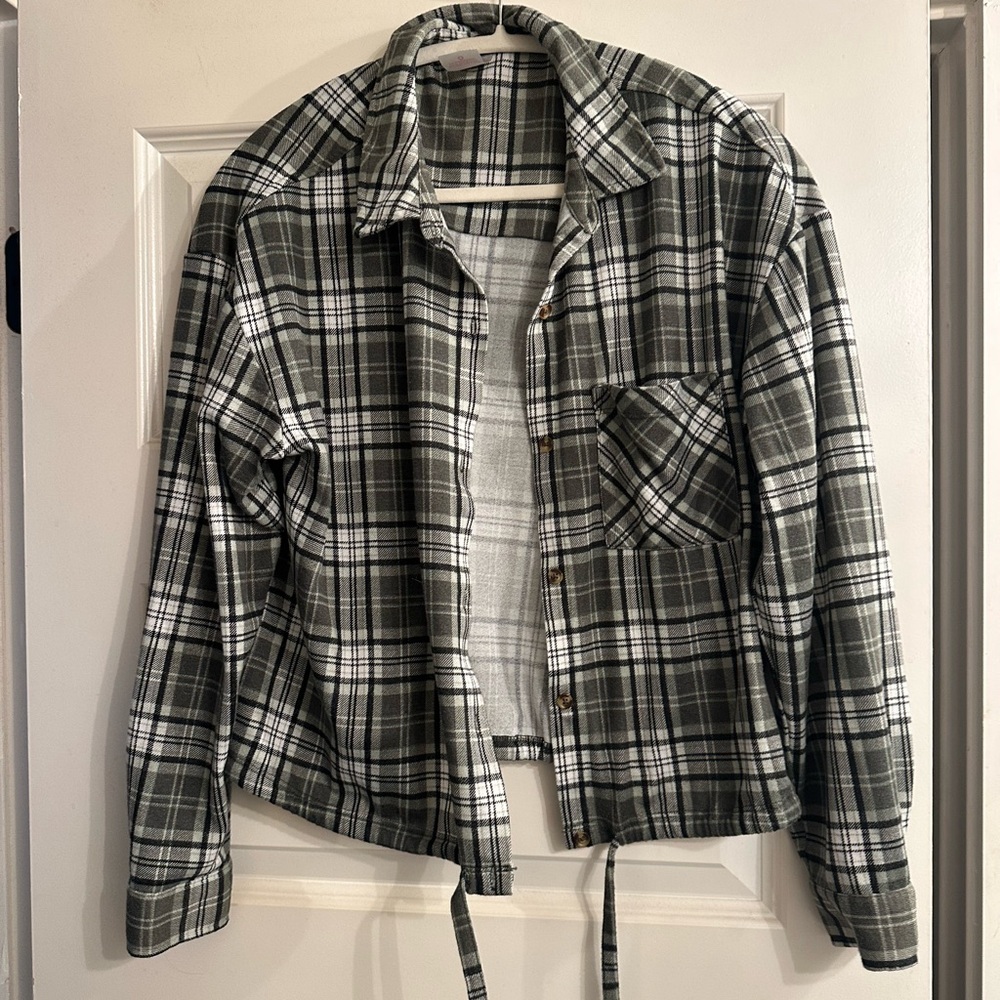 No Boundaries Plaid flannel Women's top- L